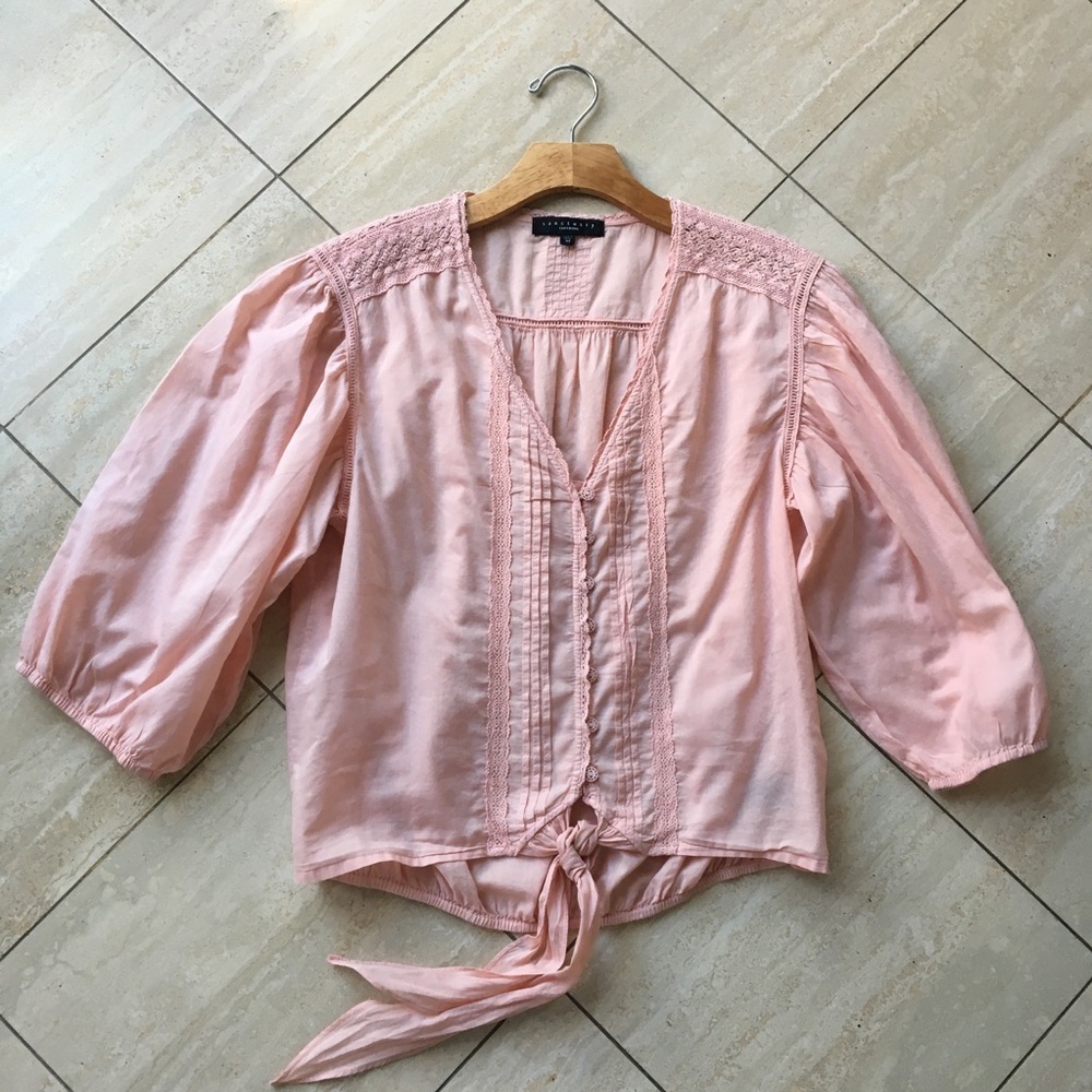 SANCTUARY cotton blouse with lace details and 3/4 sleeve. Size M. EUC